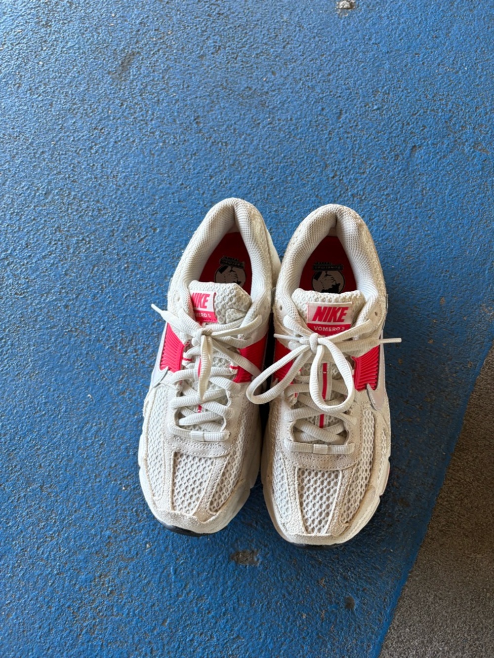 Womens White & Hot Pink Mesh Athletic Sneakers - Picture 2 of 6